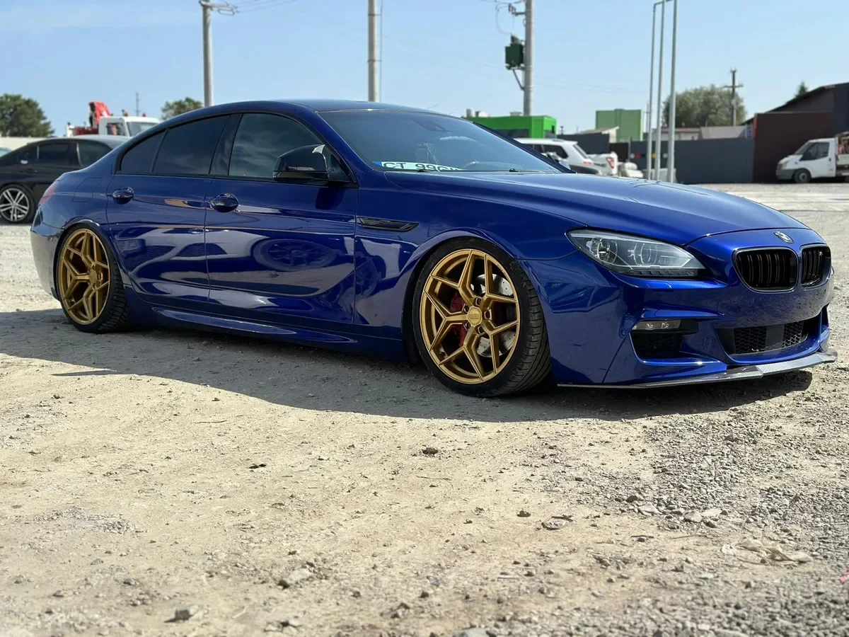 Finisaj exterior · BMW albastru